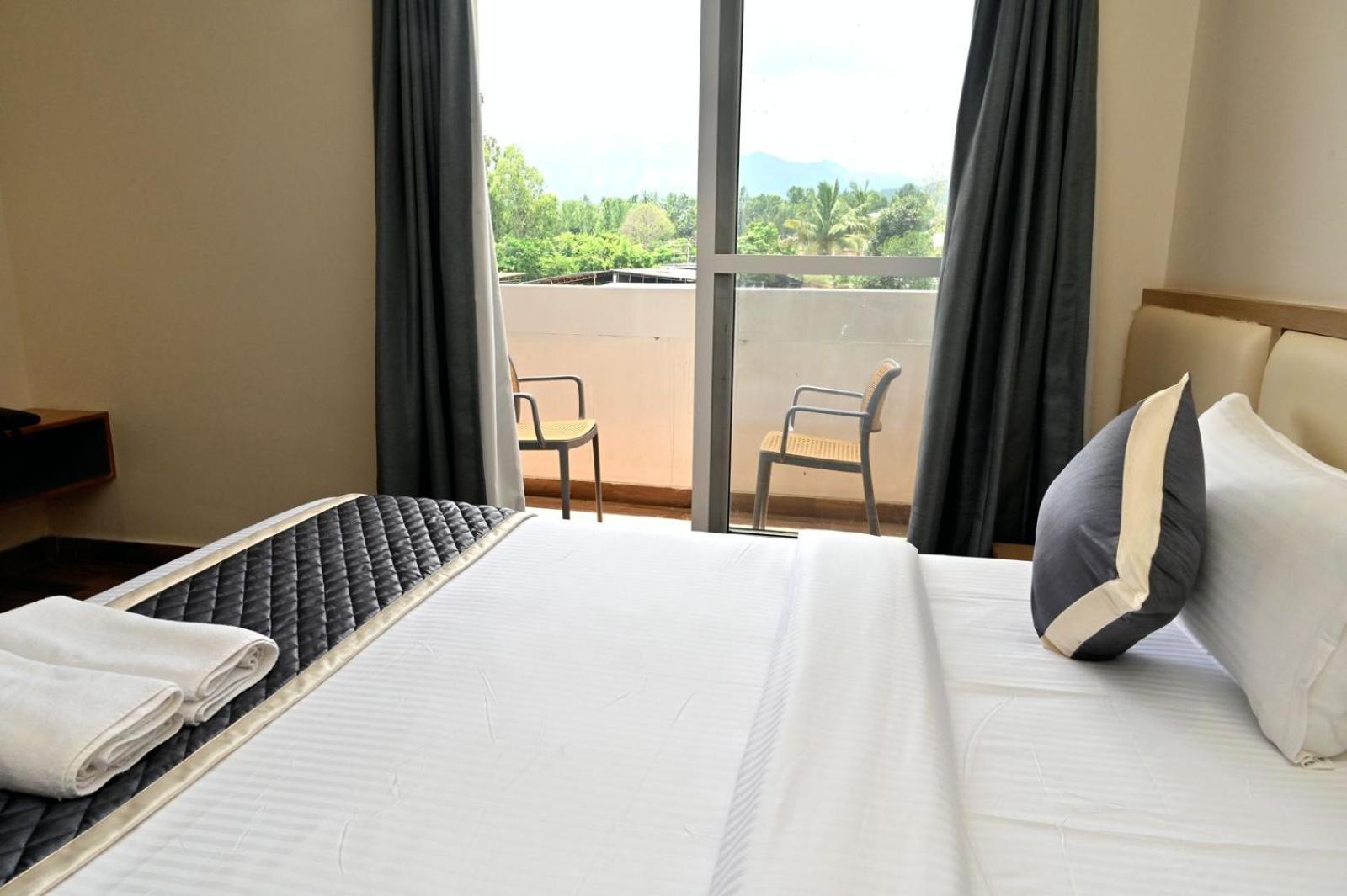 Hometown Sharu'S Inn A Luxury Hotel Chikmagalur Exterior photo